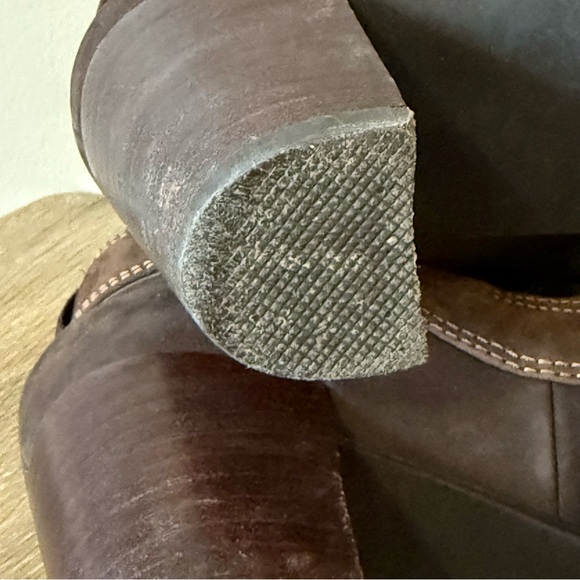 FUGITIVE Brown Suede Leather Boots Booties Heeled Heels - Picture 11 of 13